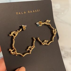 Stunning Hoops 🖤🤍🖤